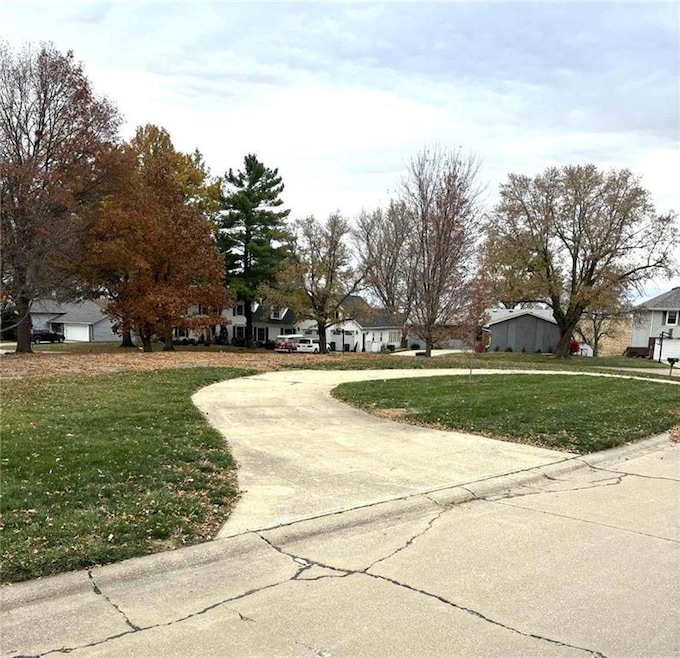 1405 Chick Ave, Maryville, MO 64468 - photo 1