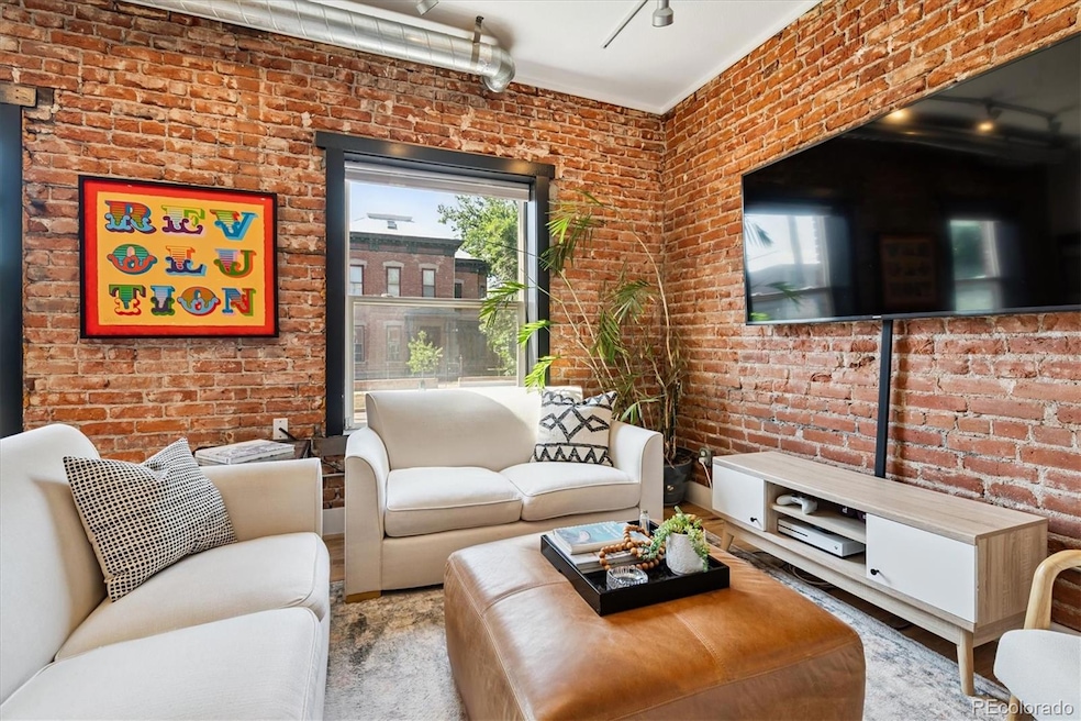 2524 Champa St unit 4, Denver, CO 80205 - photo 1