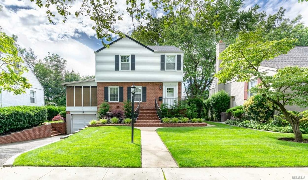 12 Hawthorne Ln, Valley Stream, NY 11581 - photo 1