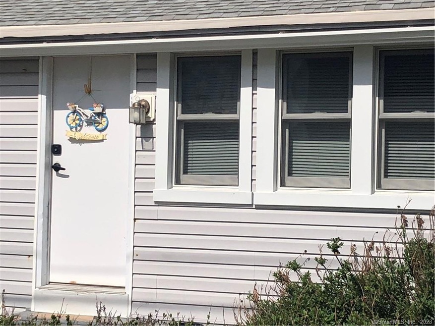 195 Morgan Ave unit B, East Haven, CT 06512 - photo 1