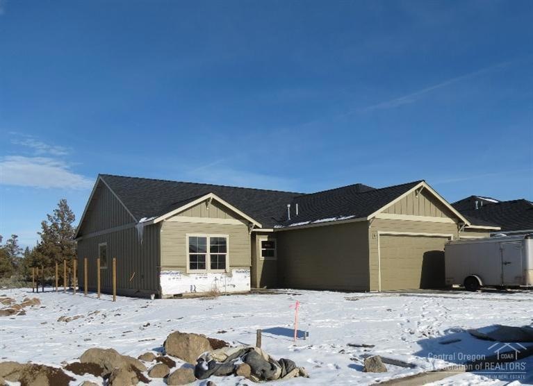 1717 NW Zamia Ave, Redmond, OR 97756 - photo 1