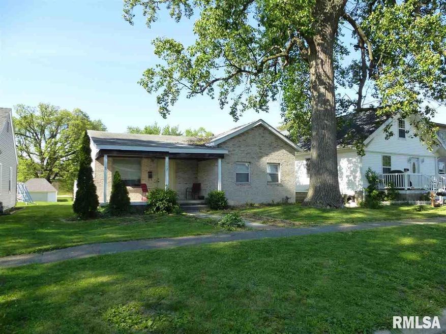 112 6th St, Lincoln, IL 62656 - photo 1