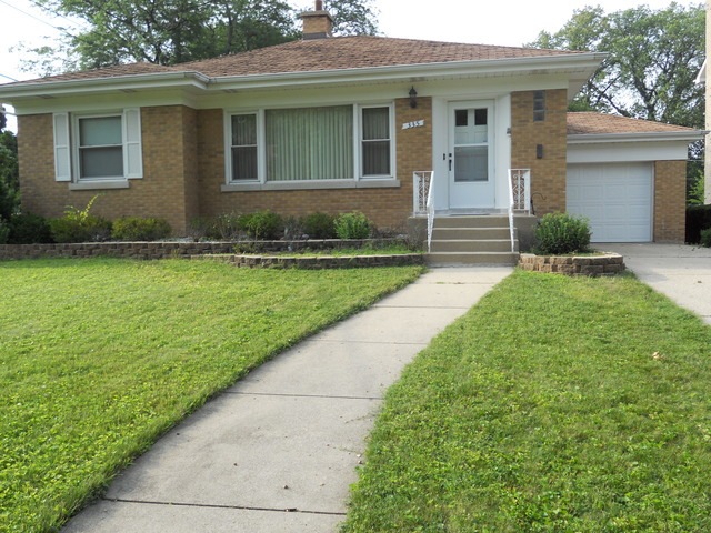 335 E Parkview Ave, Elmhurst, IL 60126 - photo 1