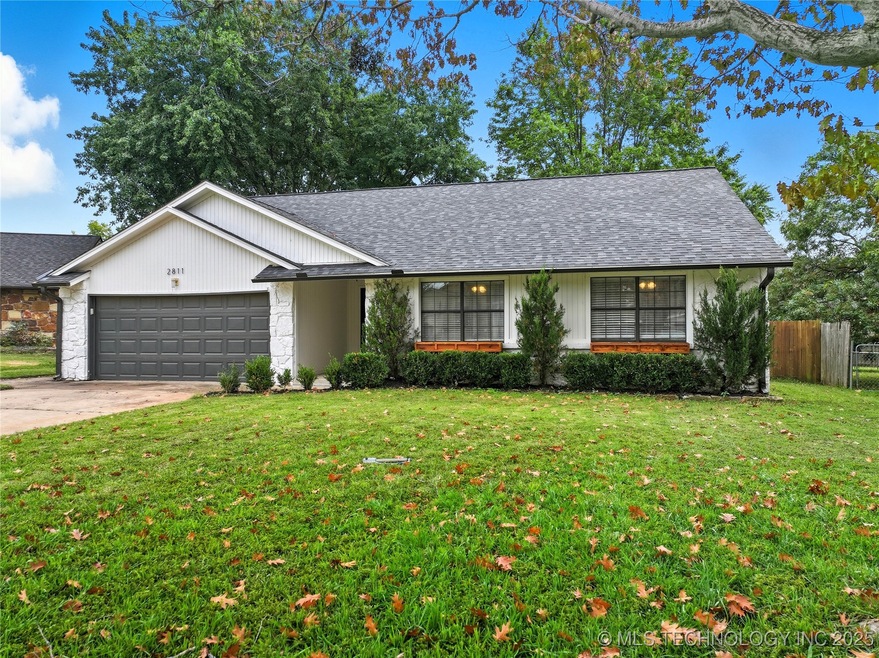 2811 W Atlanta Place, Broken Arrow, OK 74012 - photo 1