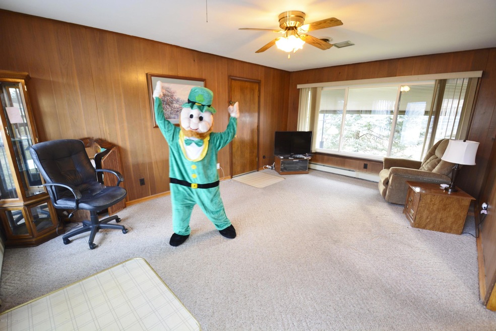 6218 Apex Dr, Louisville, KY 40219 - photo 1