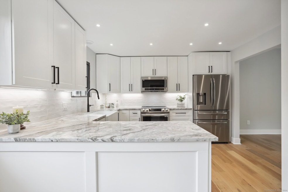 940 Heritage Village unit B, Southbury, CT 06488 - photo 1