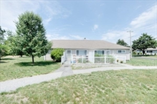 89 Collins St, Chicopee, MA 01022 - photo 1