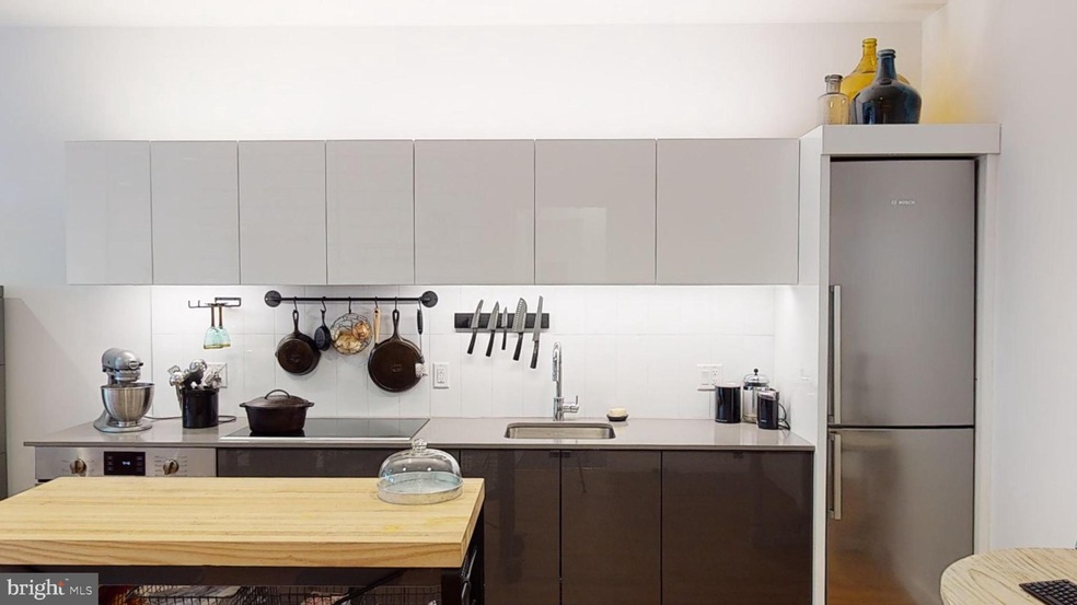 Chapman Stables unit 132, Washington, DC 20001 - photo 1