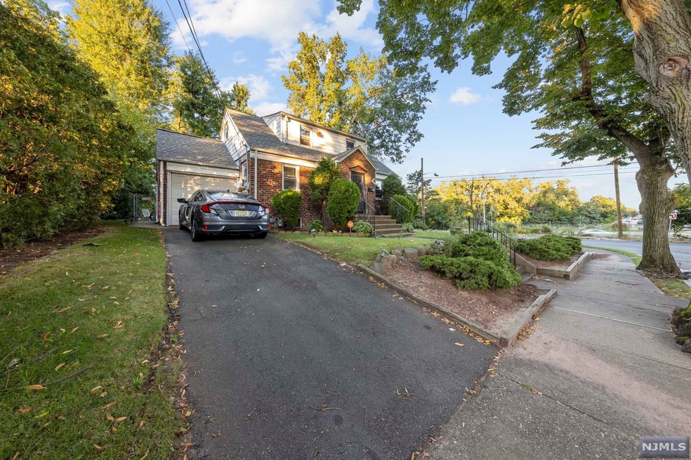 18 Union Ave, Passaic, NJ 07055 - photo 1