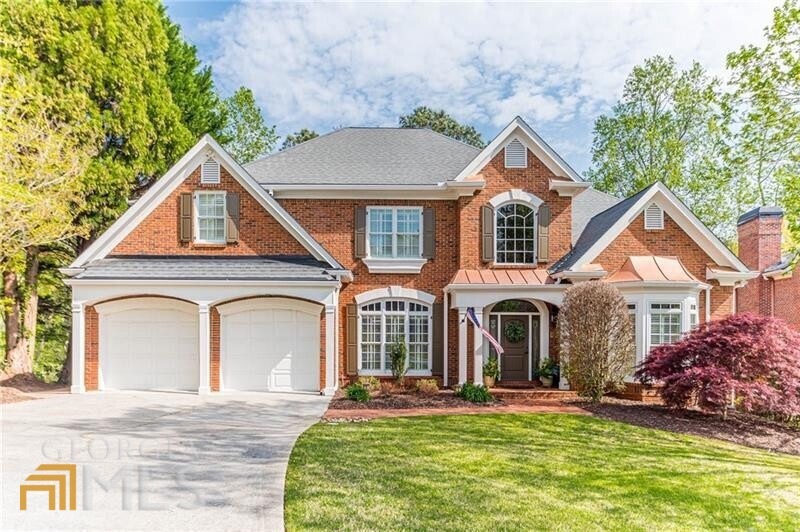 Welcome to 2287 Edgemere Lake Circle in Marietta