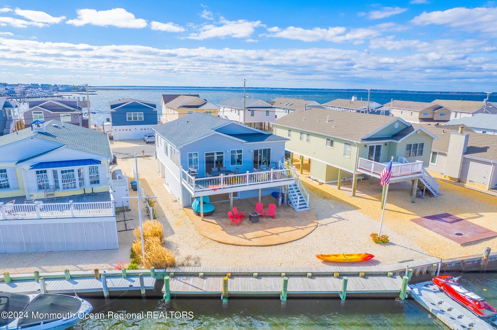 312 W Bayview Dr, Lavallette, NJ 08735 - photo 1