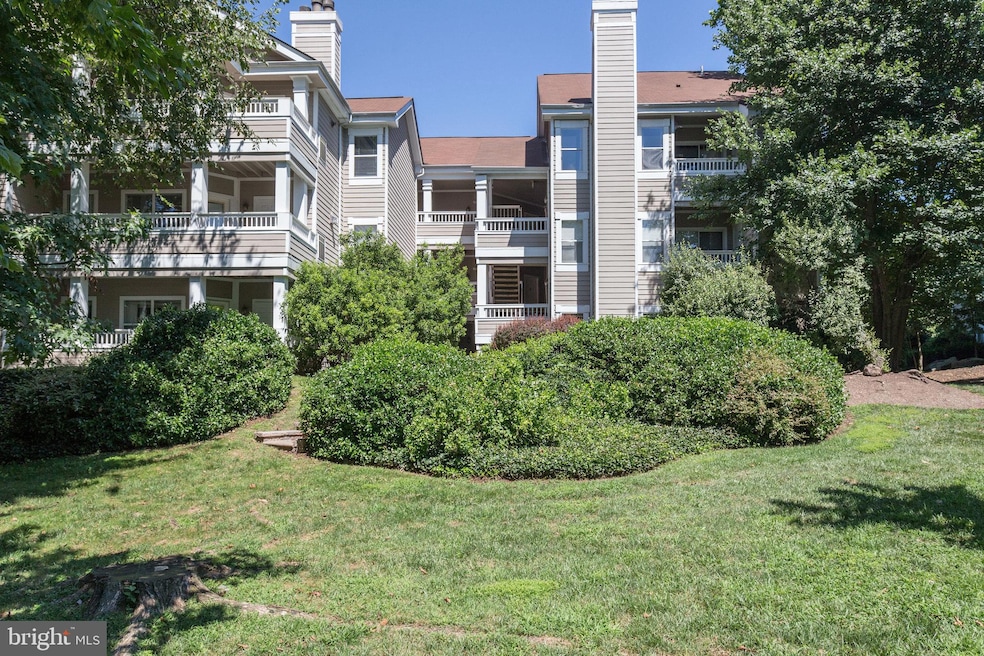 14324 Climbing Rose Way unit 102, Centreville, VA 20121 - photo 1