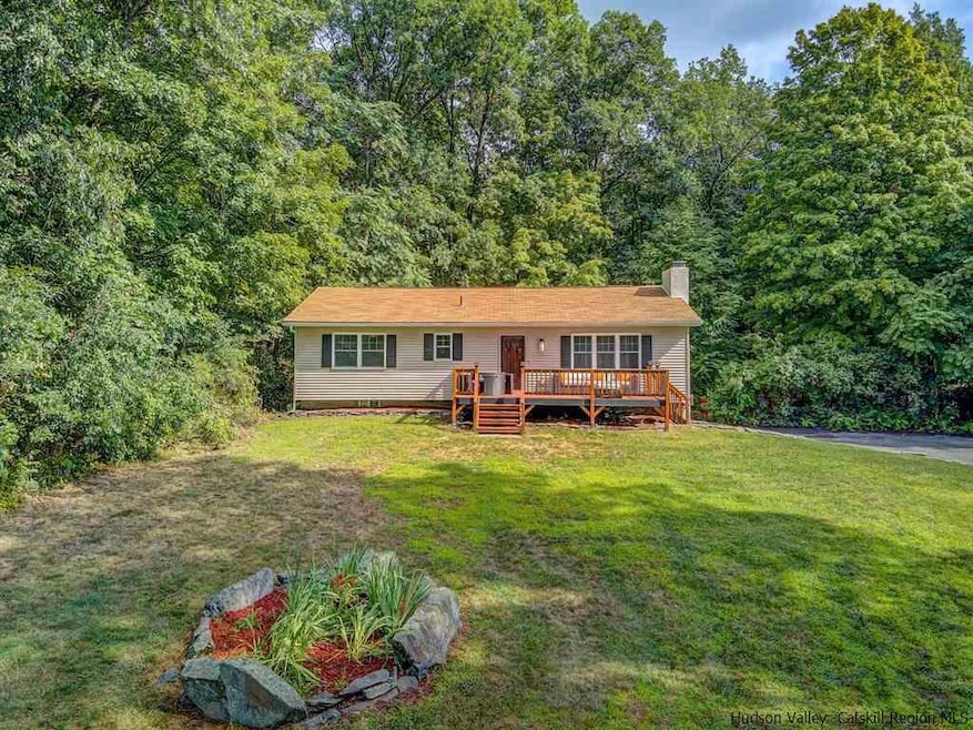 15 Maggies Way unit 1, Poughkeepsie, NY 12601 - photo 1