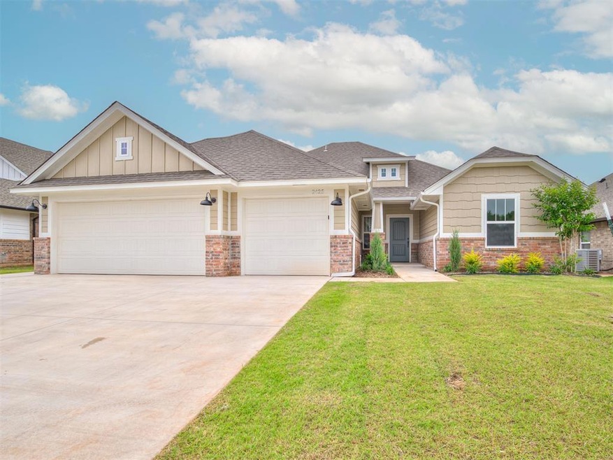 Craftsman inspired home featuring a front yard, a 