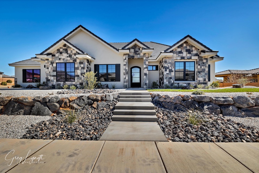 1876 N Mountain View Drive