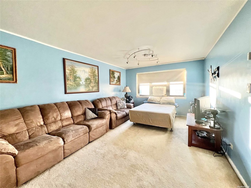 Linden Towers Coop unit 6L, Flushing, NY 11354 - photo 1