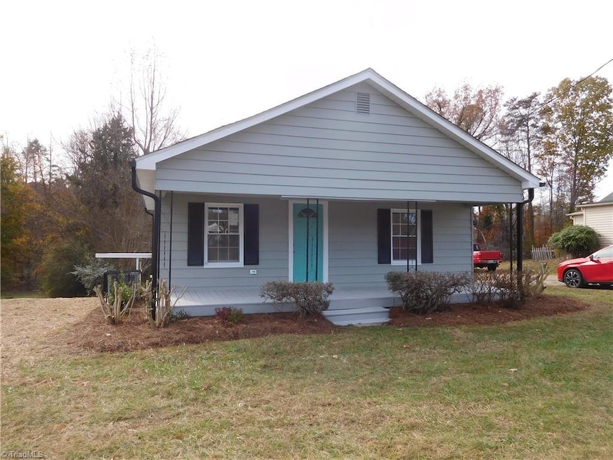 3830 Robinhood Rd, Winston Salem, NC 27106 - photo 1