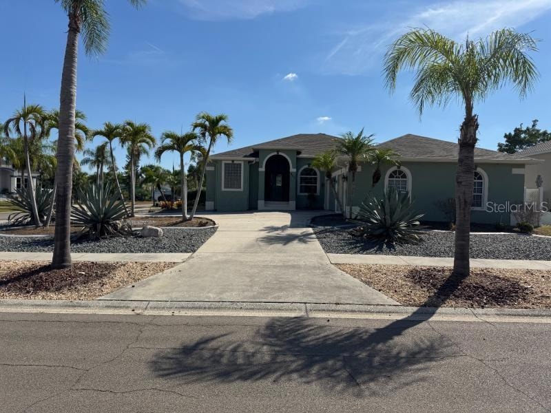 802 Bunker View Dr, Apollo Beach, FL 33572 - photo 1