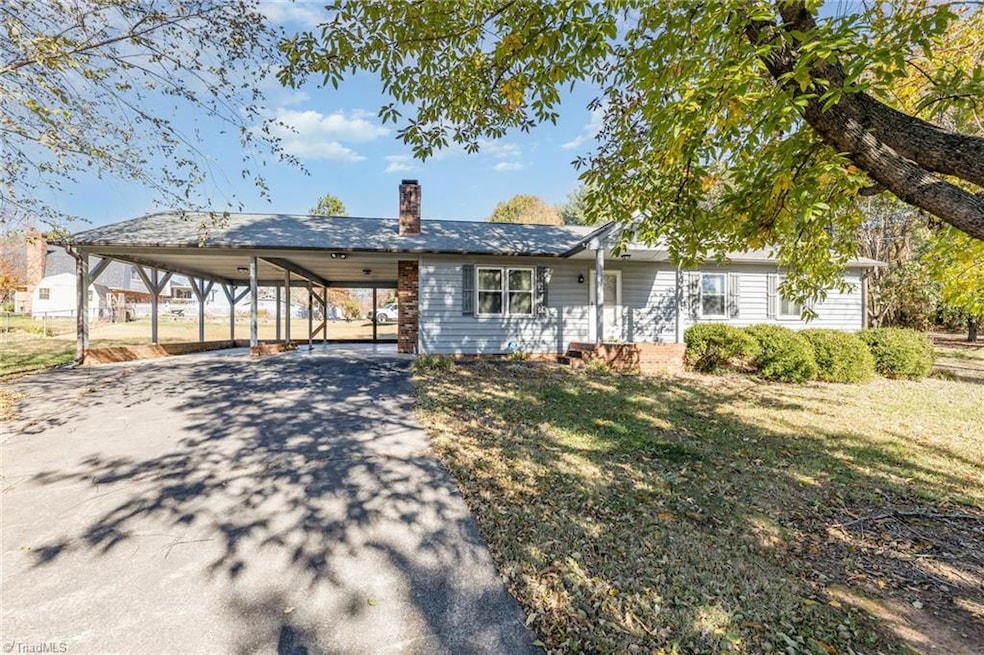 805 Lewisville Clemmons Rd, Lewisville, NC 27023 - photo 1