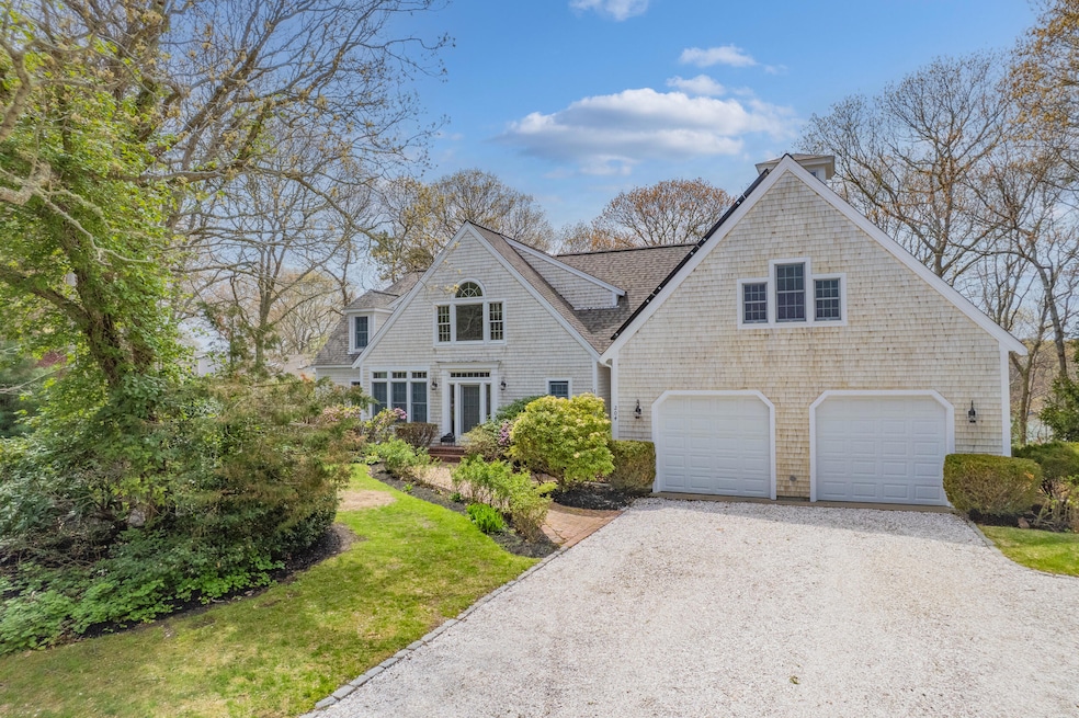 204 Clamshell Cove Rd, Cotuit, MA 2635 - photo 1