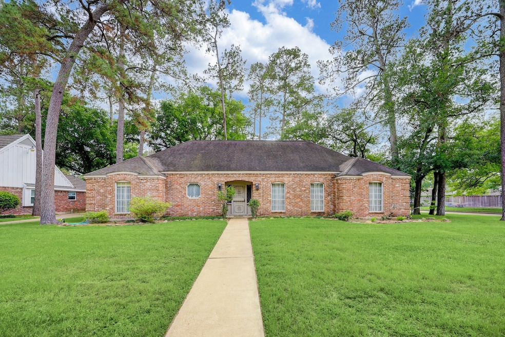 12227 Broken Bough Dr, Houston, TX 77024 - photo 1