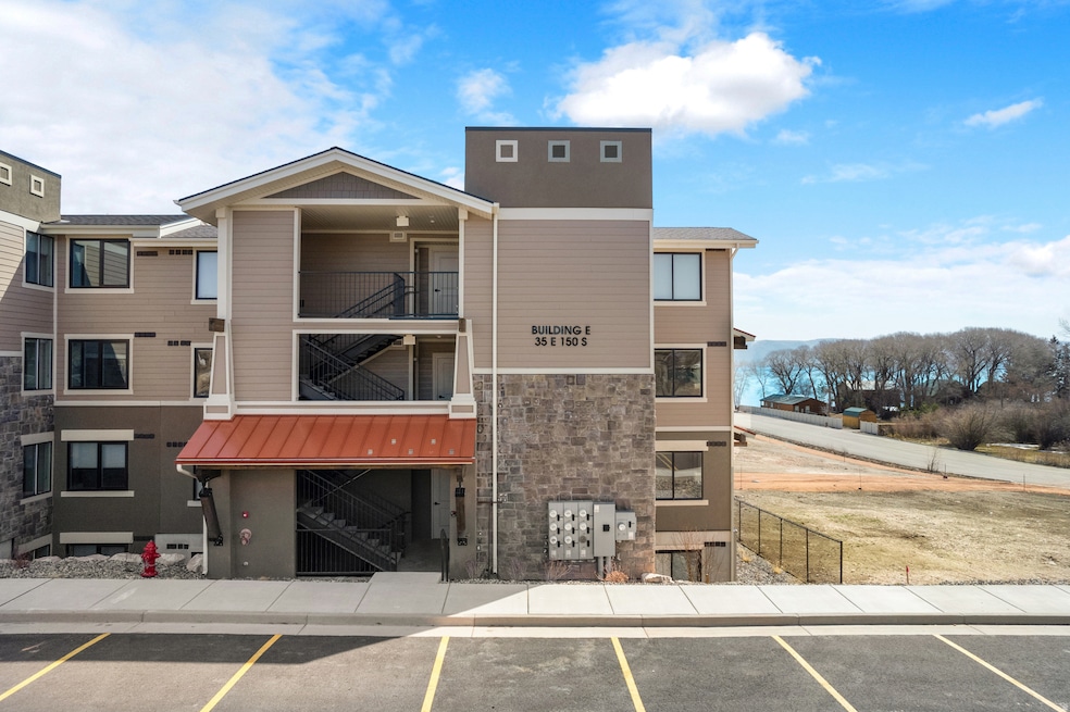 35 E 150 S unit E201, Garden City, UT 84028 - photo 1