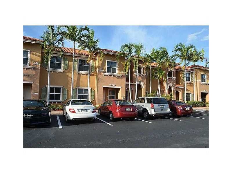 10591 SW 6th St unit 1105, Pembroke Pines, FL 33025 - photo 1