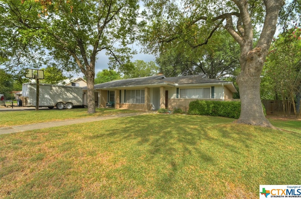 107 Oak Ridge Dr, San Marcos, TX 78666 - photo 1