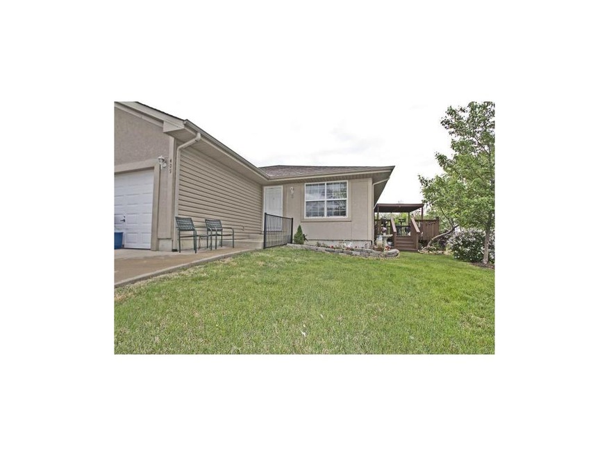 Spacious Ranch half-duplex with 3bed, 3full baths 