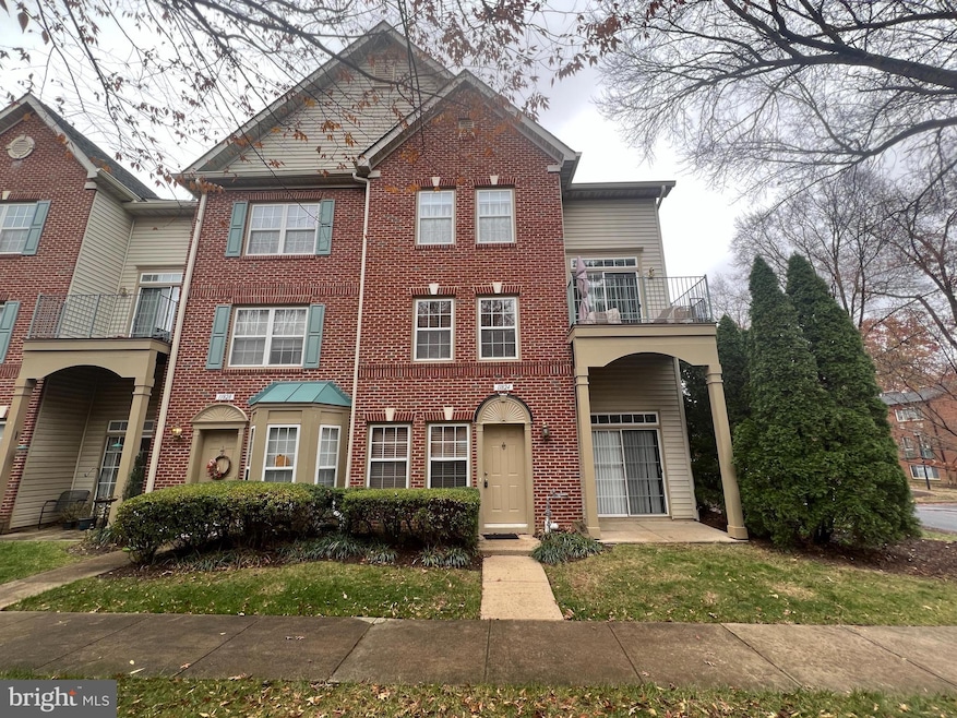 11824 Breton Ct unit 24A, Reston, VA 20191 - photo 1