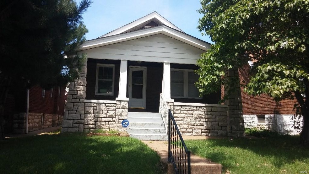 5229 Chippewa St, Saint Louis, MO 63109 - photo 1