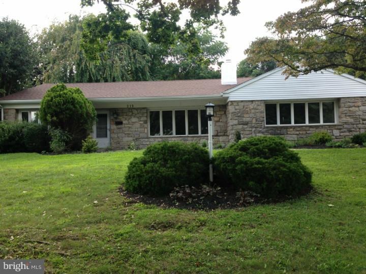 215 Brookthorpe Cir, Broomall, PA 19008 - photo 1