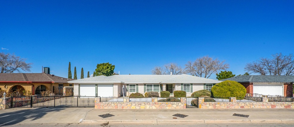 10625 Causeway Dr, El Paso, TX 79935 - photo 1