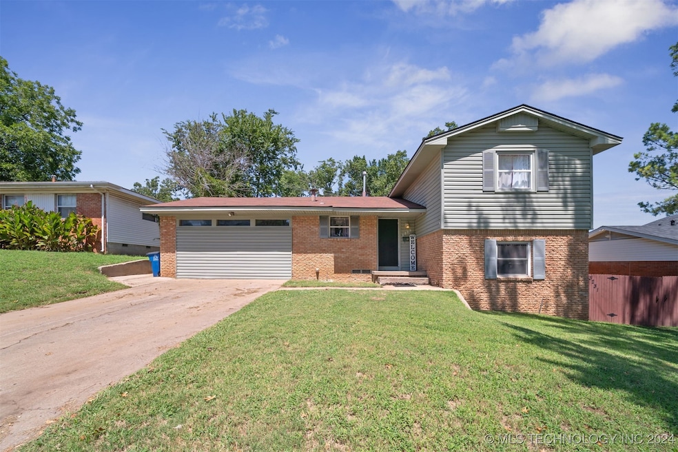 3235 W 53rd St, Tulsa, OK 74107 - photo 1