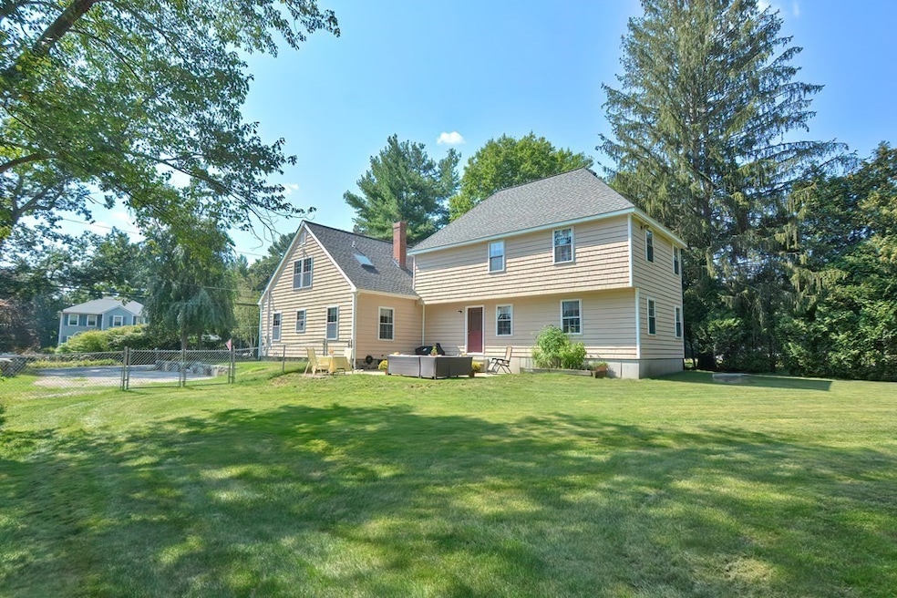 102 South St, Upton, MA 01568 - photo 1