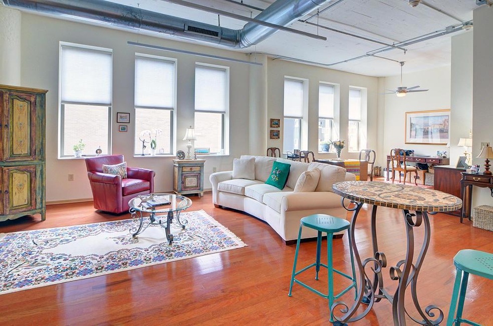 110 N 3rd 407