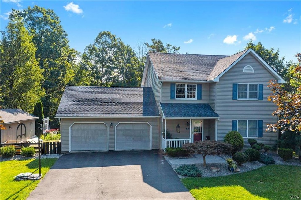 406 S Franklin St, Pen Argyl, PA 18072 - photo 1