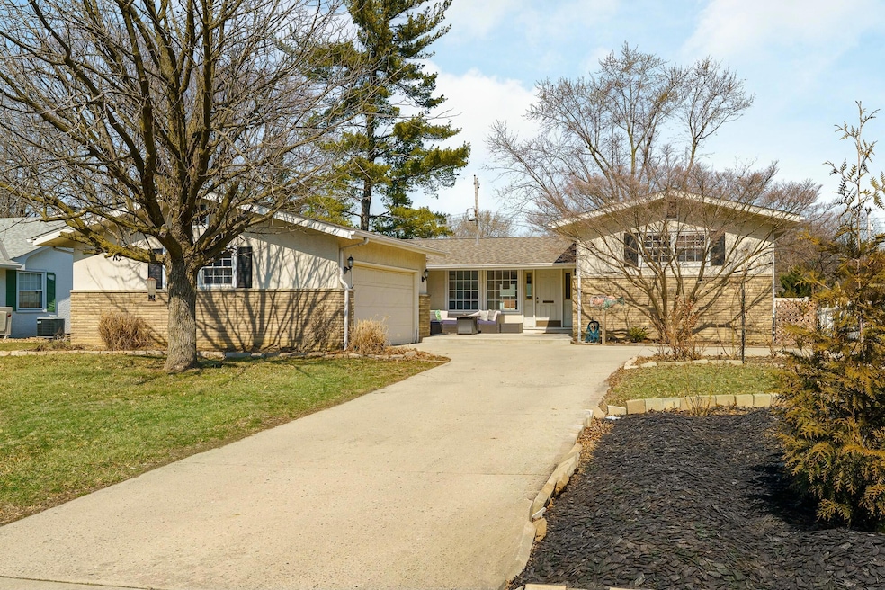 1720 Birchcrest