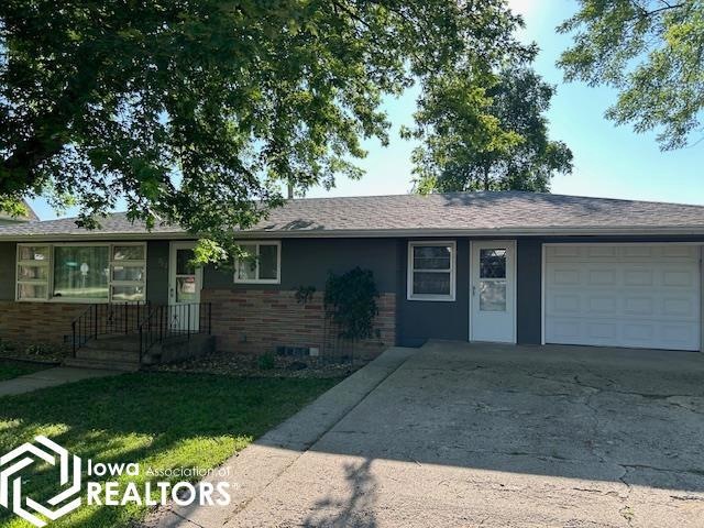 202 S Cedar Ave, Graettinger, IA 51342 - photo 1