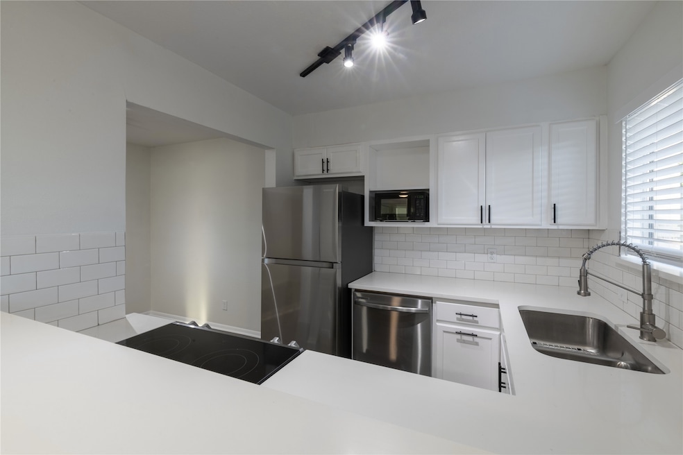 5921 Gaston Ave unit M, Dallas, TX 75214 - photo 1