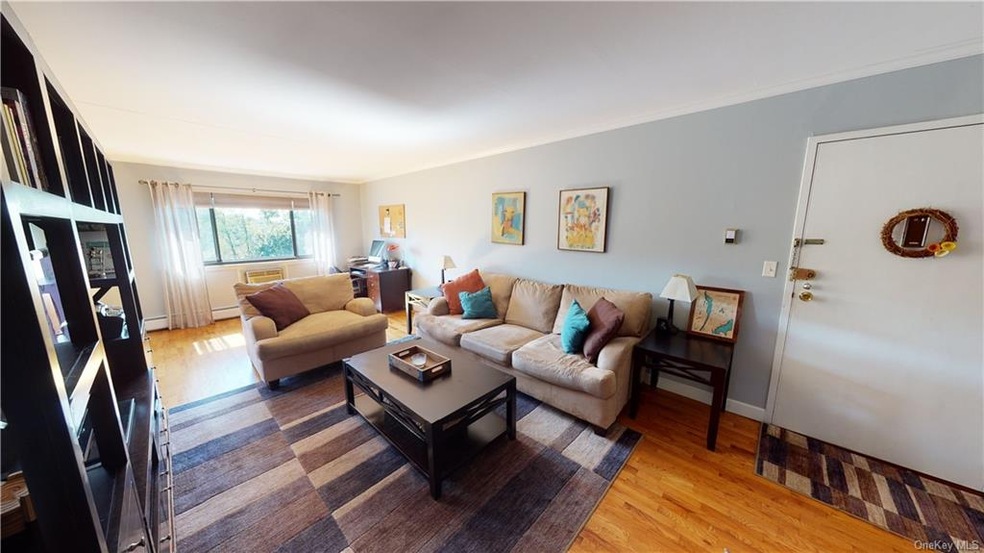 8 E Lawrence Park Dr unit 8, Piermont, NY 10968 - photo 1