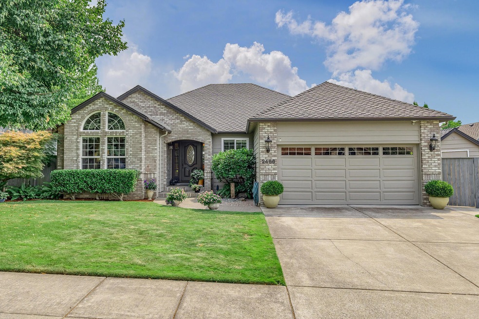 2486 Greenfield Ct, Medford, OR 97504 - photo 1