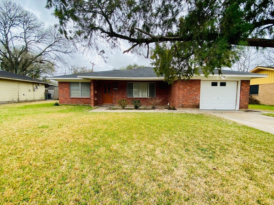 1604 Andrea Dr, Bay City, TX 77414 - photo 1