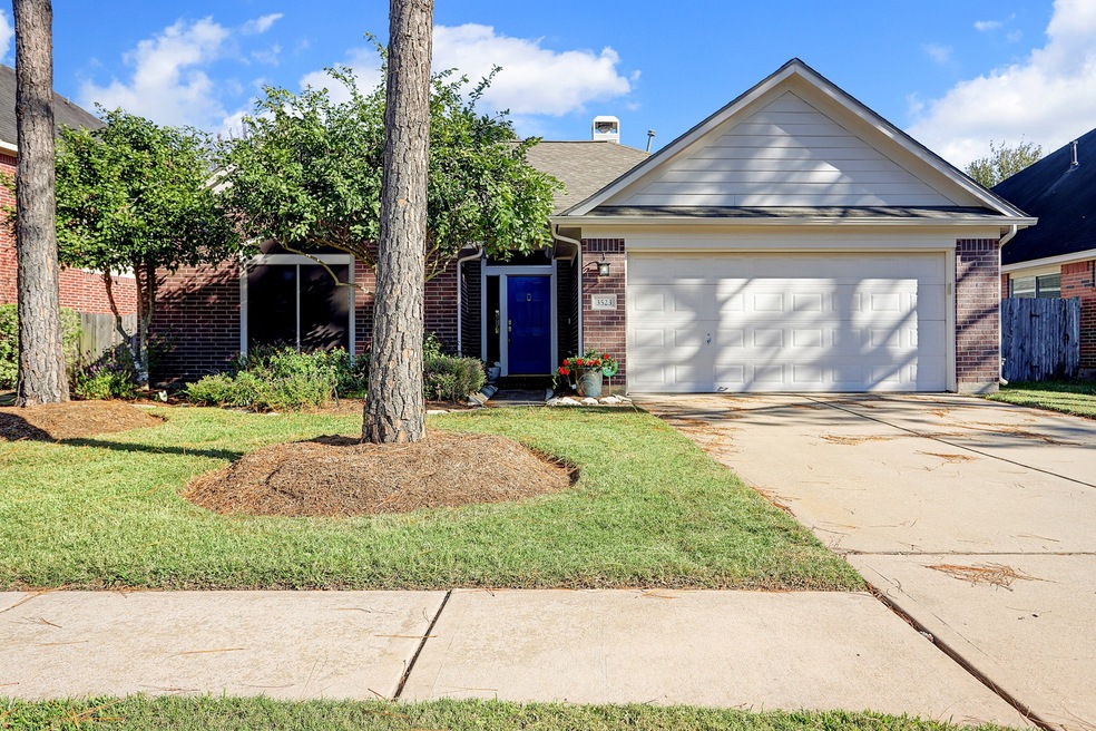 3523 Englewood Dr, Pearland, TX 77584 - photo 1