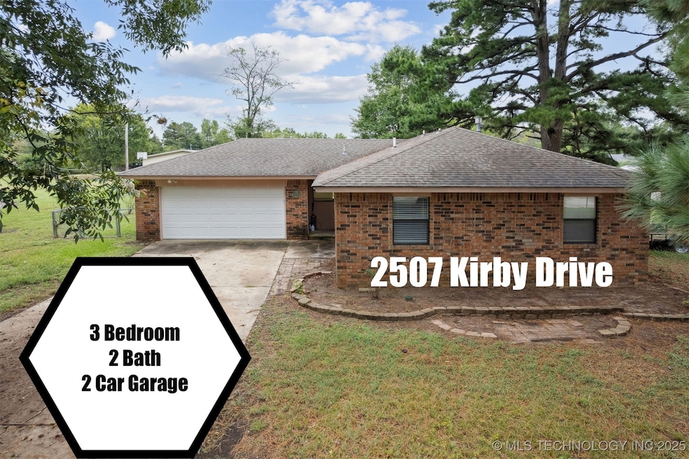 2507 Kirby Dr, Ada, OK 74820 - photo 1