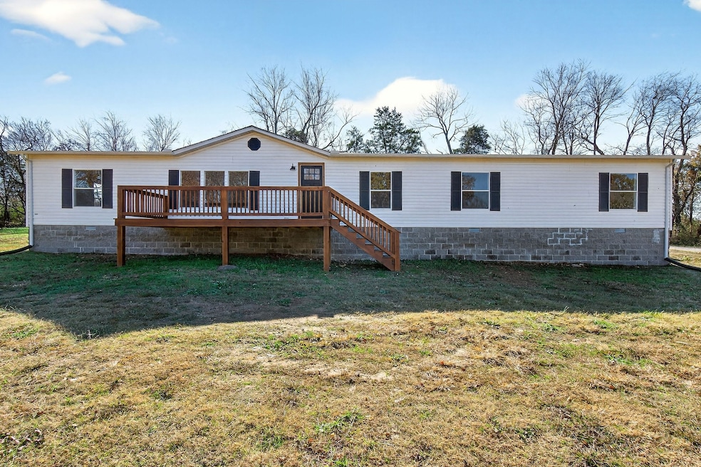 698 Meridian Dr, Smithville, TN 37166 - photo 1