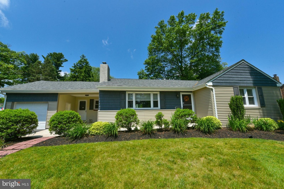 307 Heston Ave, Norristown, PA 19403 - photo 1