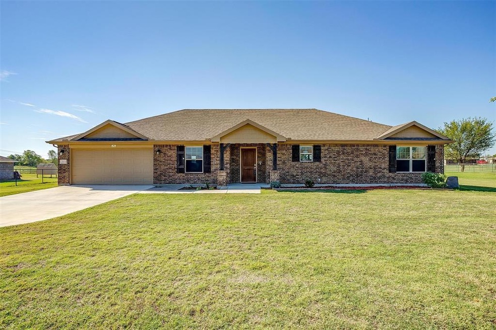211 Springwood Ranch Loop, Springtown, TX 76082 - photo 1