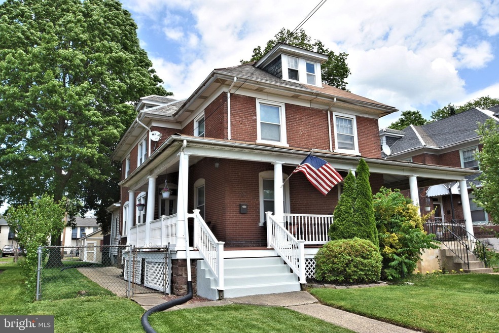 329 W 7th St, Lansdale, PA 19446 - photo 1