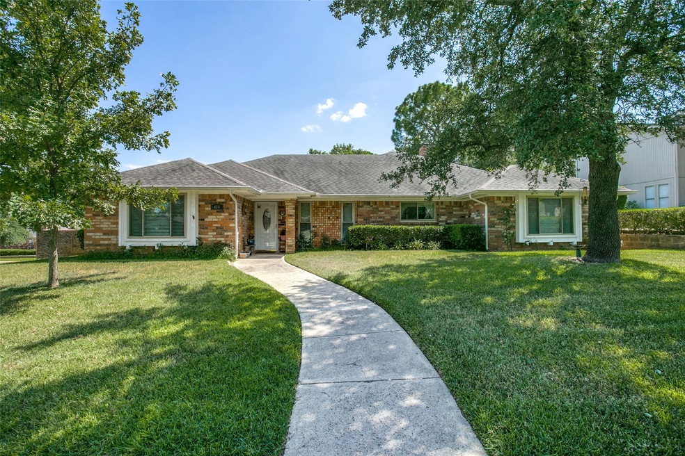 420 Eagle Dr, Bedford, TX 76021 - photo 1